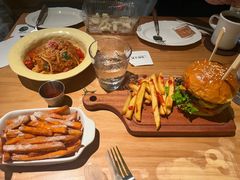 -三勾JJJ Burger&Coffee(梅溪湖店)