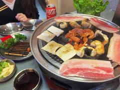 -围炉肉舍•炭烤活鳗•丹东海鲜烤肉(步行街店)