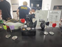 -龙之吻专业刺青·手工耳洞·纹身去色