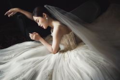 -禕·愫白婚纱商店