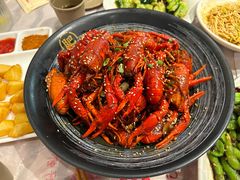 -肥肥虾庄·金牌油焖大虾(汉街SKP店)