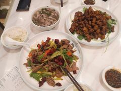 -犇逸·乐山跷脚牛肉·四川现炒(览海店)