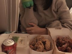 -BHC炸鸡(明洞总店)