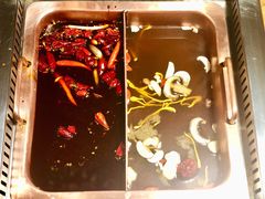 -老牌坊云南鱼豆花火锅(爱建店)