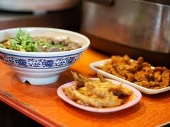 -爆炸头阿姨小四川正宗川味小吃(无任何分店)