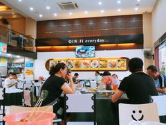 -覃记海鲜美食餐厅