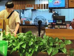 -呷佬·长沙手工米粉(金沙江路店)
