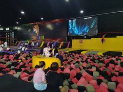 -嘿哟动霸CHUA·新潮玩运动娱乐中心·蹦床滑冰团建乐园