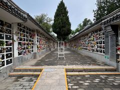 -八宝山(地铁站)