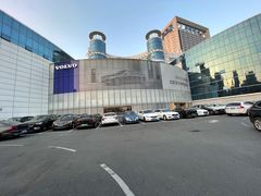 -杭州中沃沃尔沃4S店(滨江区店)