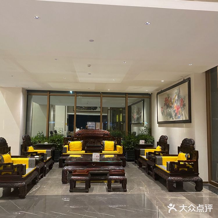 终于来打卡了，出品不错菜品味道都很好