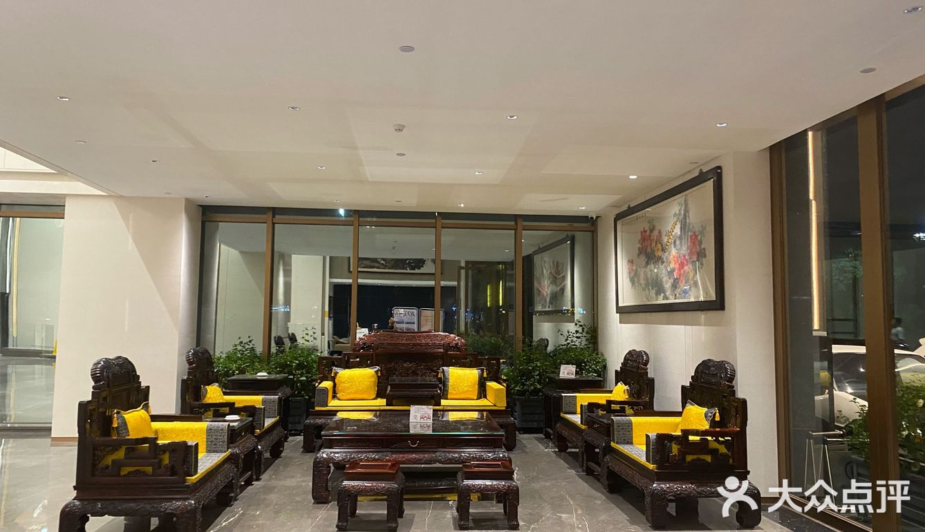 终于来打卡了，出品不错菜品味道都很好