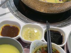 -洪氏嗨捞·广东猪肚鸡·椰子鸡火锅(西咸万象城店)