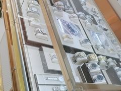 -鑫羽黄金首饰奢侈品回收鉴定