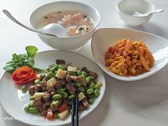 -爱的果实月嫂育婴师(世纪东方店)