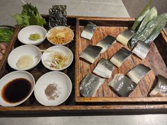 -围炉肉舍•炭烤活鳗•丹东海鲜烤肉(步行街店)