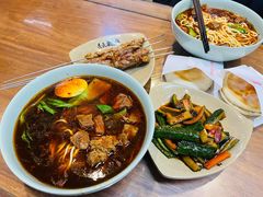 -亮亮面馆(经六路店)