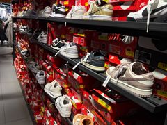 -燕莎奥特莱斯购物中心