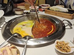 -老房老舍重庆火锅(假日城市店)