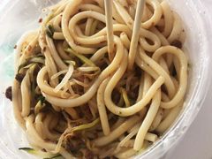 -丽虹云南过桥米线(兴工街店)