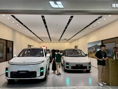 -王府井百货熙地港店