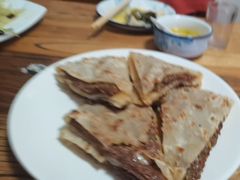 -溢心园香河肉饼总店