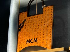 -百年港湾奥特莱斯(香炉礁店)