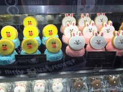 -LINE FRIENDS Garosu-gil Flagship Store