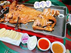 蒙古烤全羊-九十九顶毡房(阜石路店)