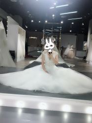 -Lady  Jane高端婚纱礼服馆