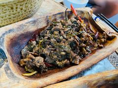 基诺茶叶炒牛肉-基诺山寨.版纳民族特色菜