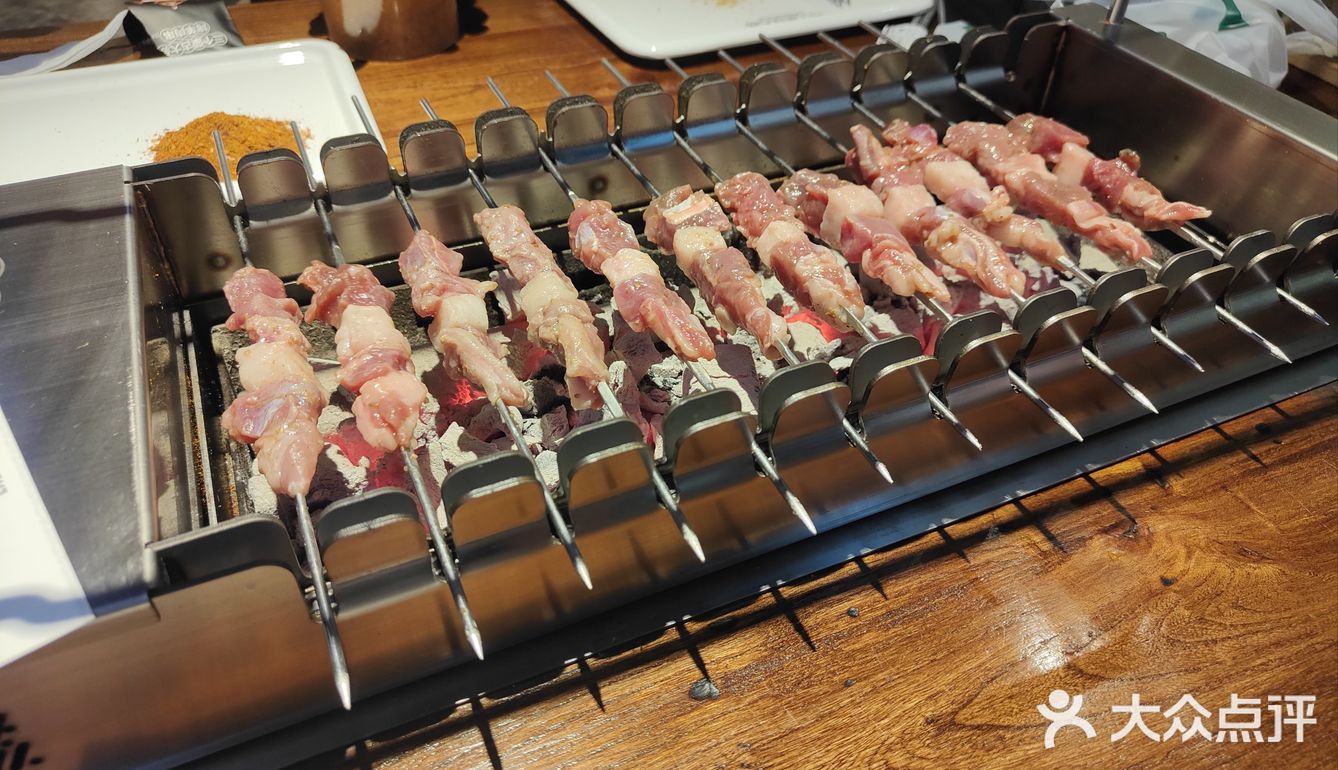 蒙古烧烤测评|环境✔️ 味道✔️ 城市烟火气❌