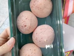 草莓爆浆麻薯-東更道点心行(利客来店)