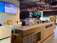 -莱茵体育生活馆