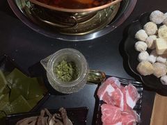 -果松木炭酸菜铜火锅·外婆参鸡汤