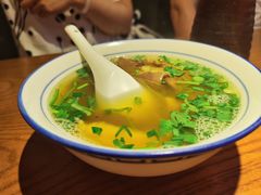 牛肉粉丝汤-鑫震源·苏式大虾生煎(山塘街店)