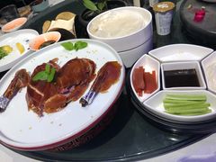 精品烤鸭-悦江(梅奔中心店)