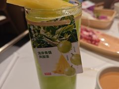龙井青提凤梨茶-左庭右院鲜牛肉火锅(松江万达店)