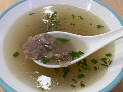 牛肉汤-小杨生煎(成山巴黎春天店)