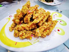 -三江源美食城