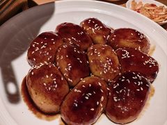-帅巴人舅母子腊蹄民俗村