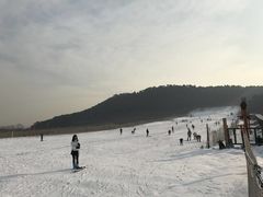 -十三陵雪世界滑雪场
