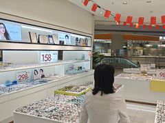 -J-Optical佳视明眼镜·蔡司视觉(青岛金茂览秀城店)