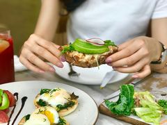 丹麦开放三文治配吞拿鱼牛油果-农畉LONFOOD(福田星河COCOPark店)