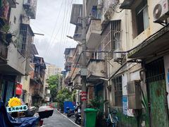 -梁阿婆廿年老牌扣肉糯米饭