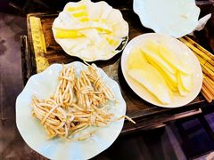 -肖肖酸萝卜鱼火锅(总店)