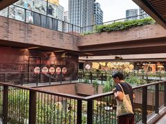 -瑞虹新天地月亮湾