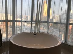 -深圳罗湖东门步行街亚朵X酒店