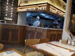 大堂-馋三尺蟹粉小笼(人民广场店)