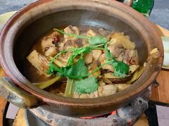 招牌鸡煲-雄伟美食(高沙中街店)